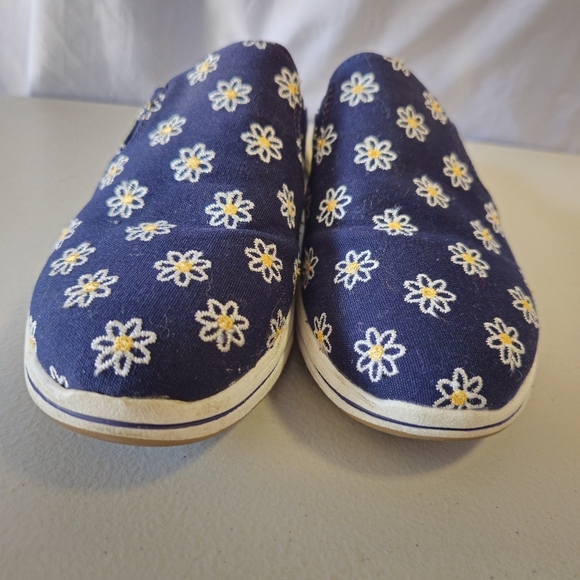 Clarks CloudSteppers Floral Embroidered Slip-On Shoes - Picture 2 of 9